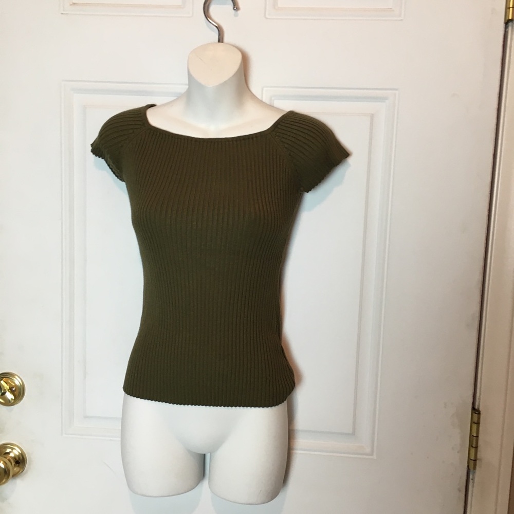 Dark Green Short-Sleeved Shirt 👚💚
